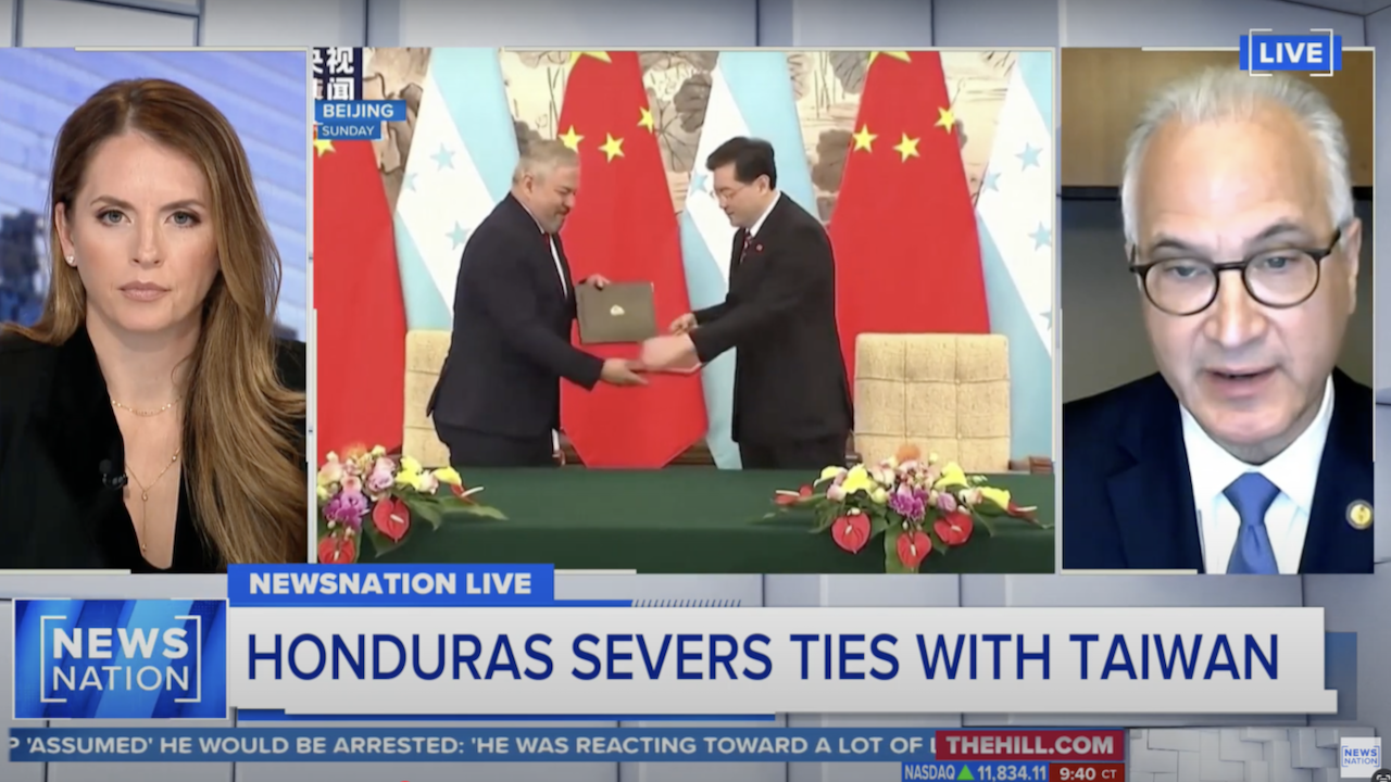A news broadcast shows a split screen: on the left, a female anchor; in the center, two officials shaking hands in front of Chinese flags; on the right, a man speaking remotely. Headline: Honduras severs ties with Taiwan.